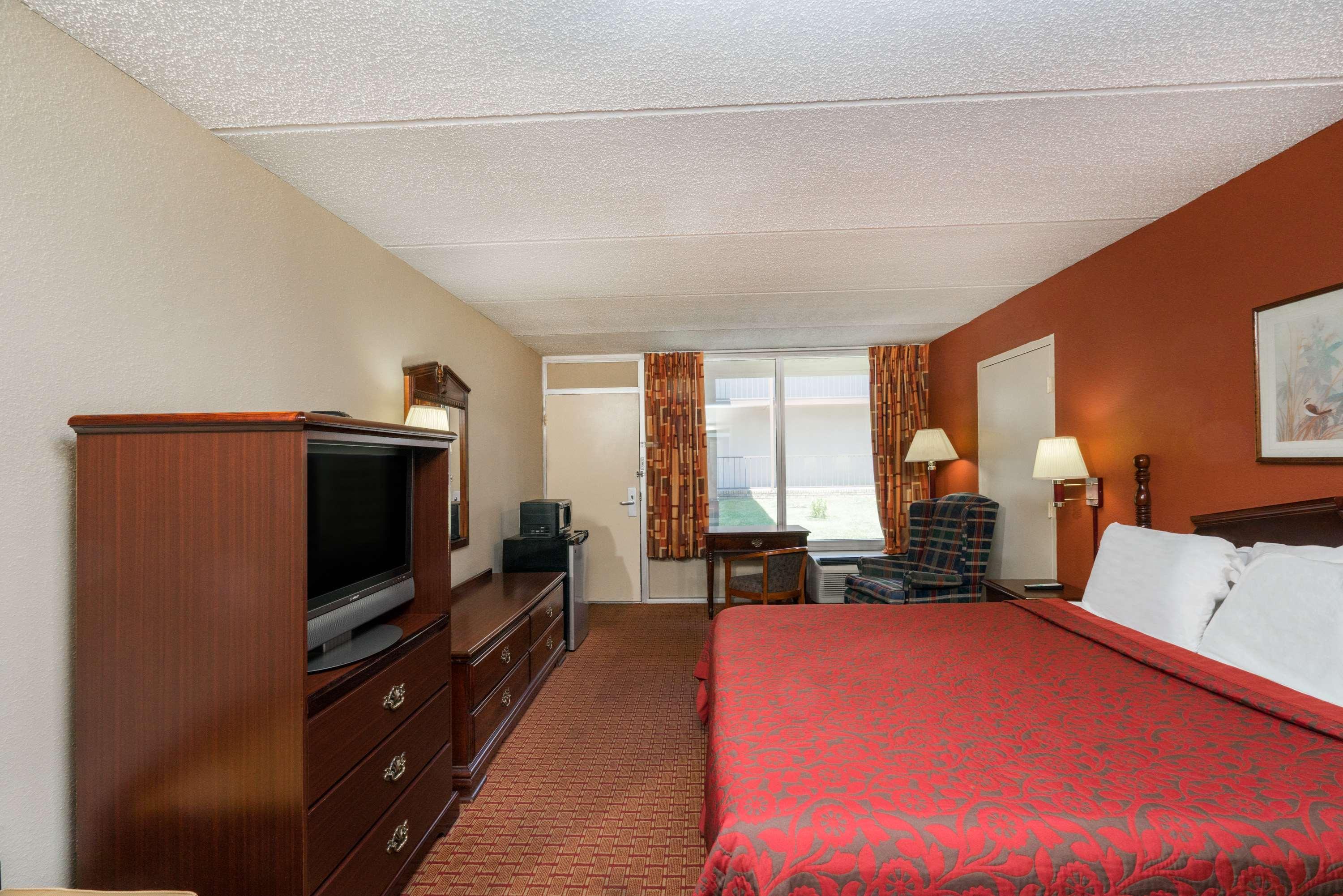 Days Inn By Wyndham Hurricane Mills Exterior foto